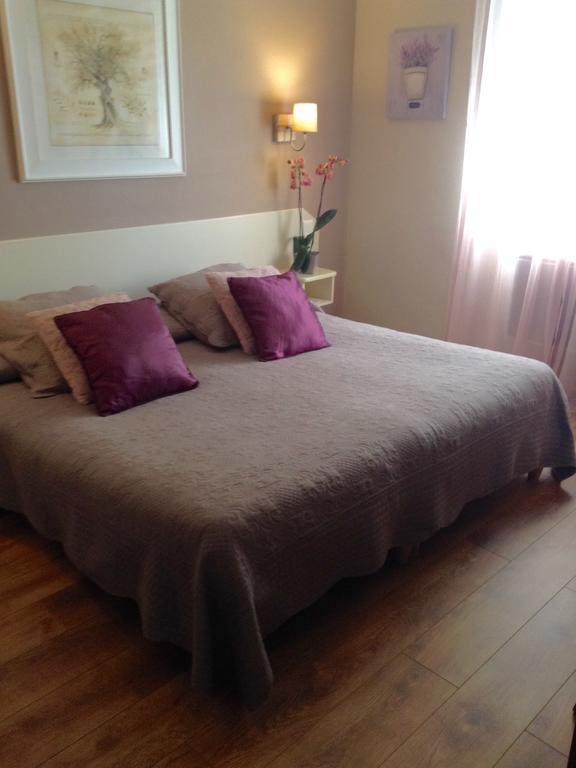 Saint-Rémy-de-Provence Hotel Le Chalet Fleuri מראה חיצוני תמונה