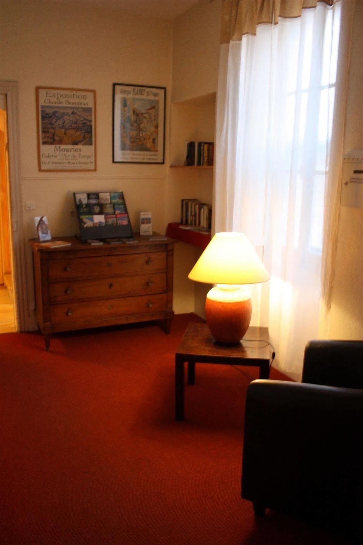 Saint-Rémy-de-Provence Hotel Le Chalet Fleuri מראה חיצוני תמונה